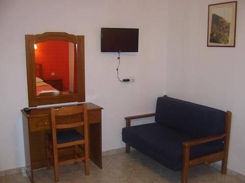 Villa Avra