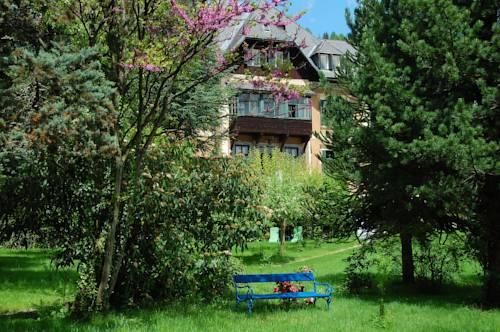 Outdoor Pictures 24