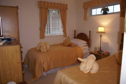 WHITE ROSE LODGE