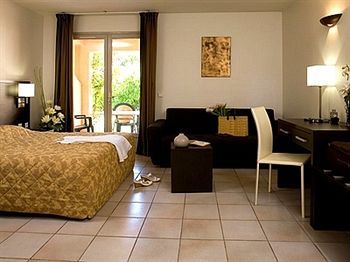 Les Pins Blancs en Provence