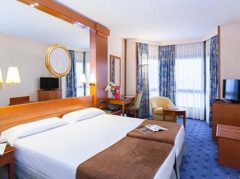 Hotel los Bracos by Silken
