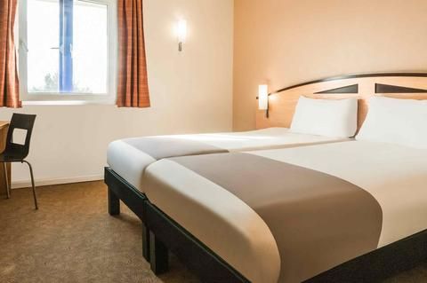 ibis Rotherham East – (M18 / M1)