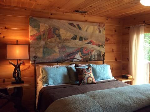 A TREE TOP VIEW CABIN