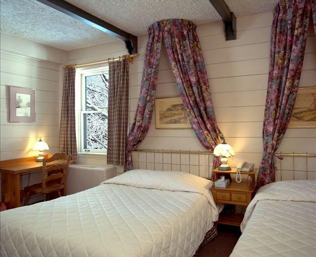 Auberge Alpine Inn