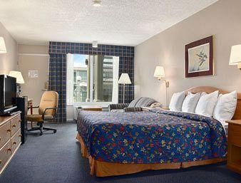 Days Inn by Wyndham Seguin TX