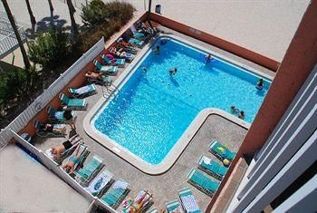 Island Inn Beach Resort