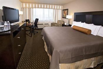 Monarch Hotel & Conference Center