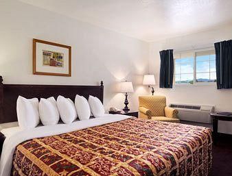 Days Inn by Wyndham Montrose