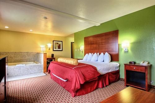 Best Western Plus Altoona Inn