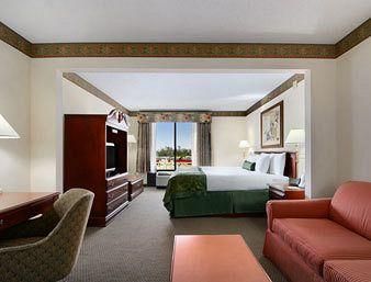 Holiday Inn Express & Suites Longview North, an IHG Hotel