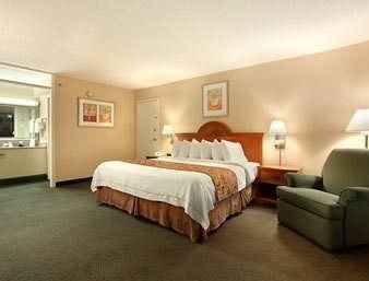 Ramada by Wyndham Asheville / Biltmore West