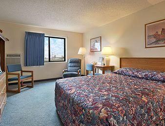 Super 8 by Wyndham Clear Lake