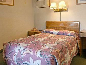 SUPER 8 MOTEL - NORTH EAST-ERI