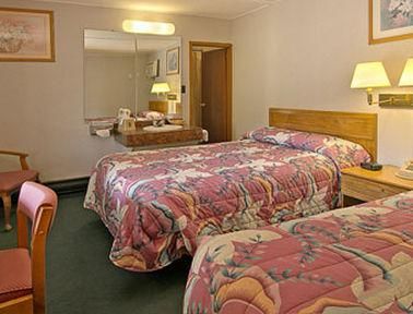 SUPER 8 MOTEL - NORTH EAST-ERI