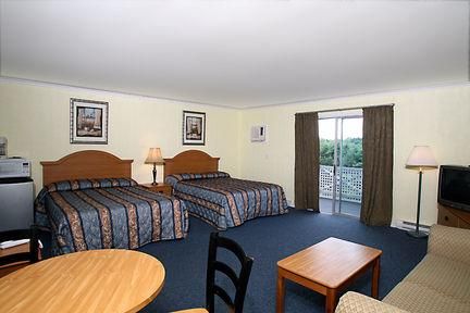 Beach Cove Waterfront Inn