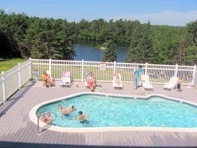 Beach Cove Waterfront Inn