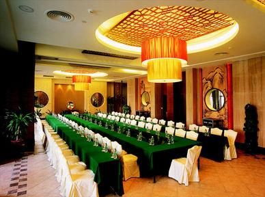 Phoenix Lakeview Resort Hotel