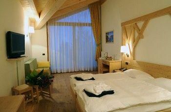 Alpine Mugon Hotel