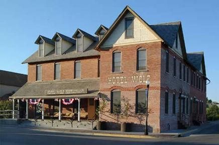 WOLF HOTEL