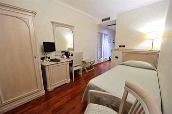 Hotel Roxy Plaza