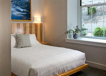 Ledges Hotel