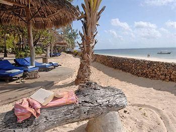 Driftwood Beach Club