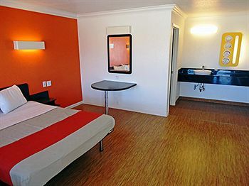 Motel 6 Manteca