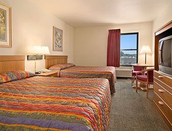 Super 8 by Wyndham Hampshire IL