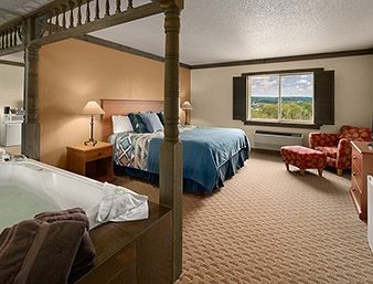 Days Inn & Suites by Wyndham Kaukauna WI