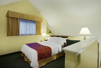 Residences at Daniel Webster