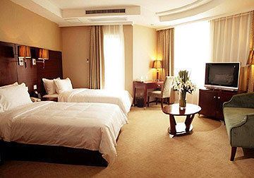 Ramada Shanghai Wujiaochang Hotel
