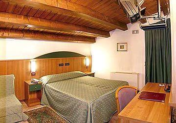 Roy Hotel