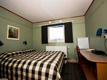 Hotel E-10