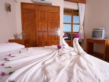 GOLDEN KUM HOTEL