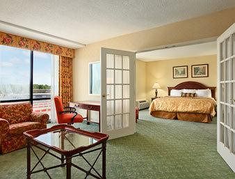 RAMADA PLAZA HOTEL COLUMBUS
