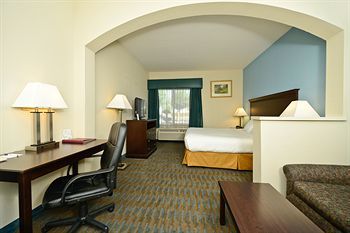 Comfort Suites Tulare