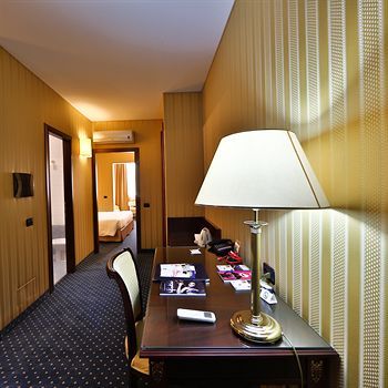 Best Western Cavalieri Della Corona