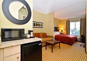 Comfort Suites Near Universal Orlando Resort