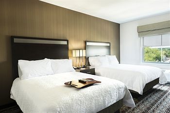 Hampton Inn & Suites Portsmouth Downtown