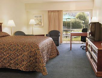 HOWARD JOHNSON INN - ASHEVILLE BILTMORE
