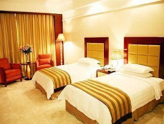 Luxury Blue Horizon Hotel (Wuxi Huishan Wanda Plaza)