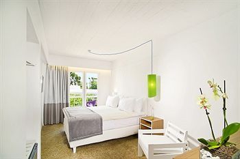 Marathon Beach Resort