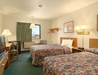 Super 8 by Wyndham El Dorado