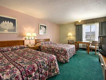 Super 8 by Wyndham Des Moines