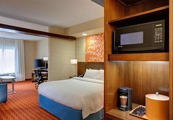 Fairfield Inn and Suites Hutchinson