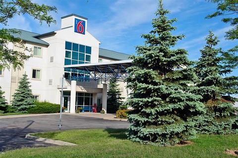 Motel 6-Burlington, ON - Toronto West - Oakville