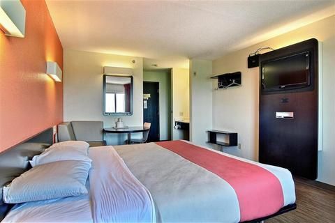 Motel 6-Gilman, IL