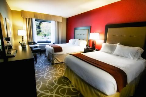 Holiday Inn Express Redwood National Park, an IHG Hotel