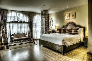 Sheik Istana Hotel