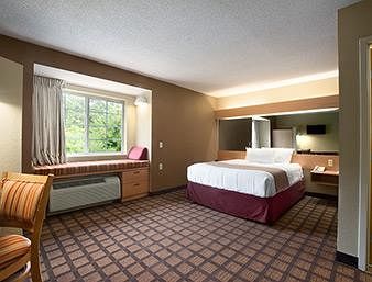 Microtel Inn & Suites by Wyndham Southern Pines - Pinehurst
